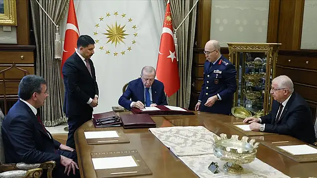YAŞ kararları açıklandı