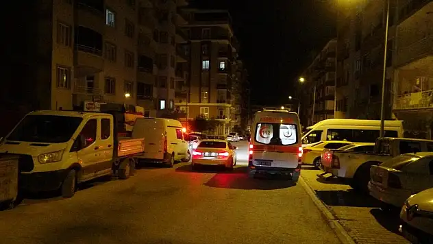 Yaşlı kadın evinde yarı çıplak halde ölü bulundu