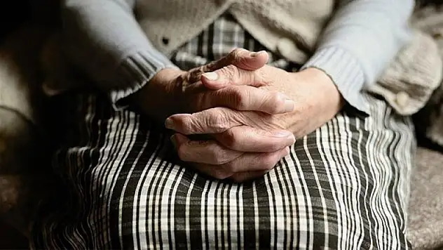 Yaşlı ve engelli aylıkları için 8,1 milyar liralık ödeme başladı