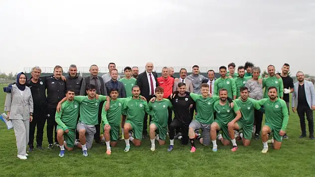 Yavru Kartal, son maç için İzmir'e gitti