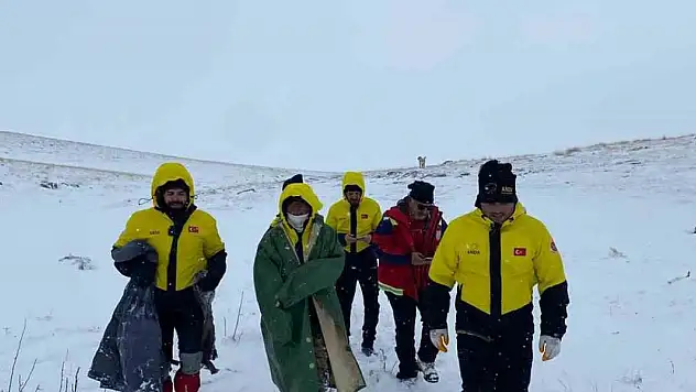 Yaylada mahsur kalan çoban 24 saatte kurtarıldı