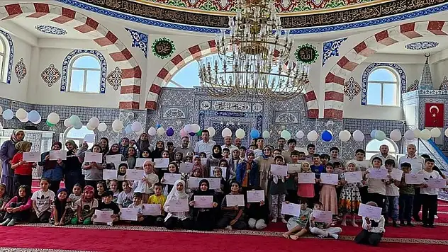Yaz Kur'an kursları sona erdi