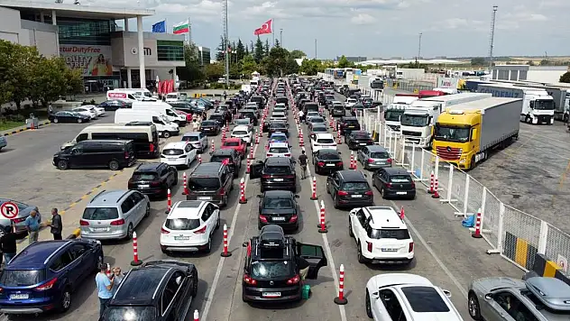 Yaz tatilini tamamlayan gurbetçilere Kapıkule'de veda!