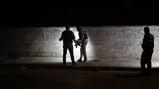 'Yeğene Laf' İddiası Geceyi Kana Buladı!