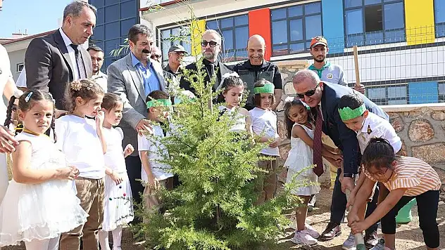 Yeni eğitim yılı 'Yeşil Vatan' dersiyle başladı