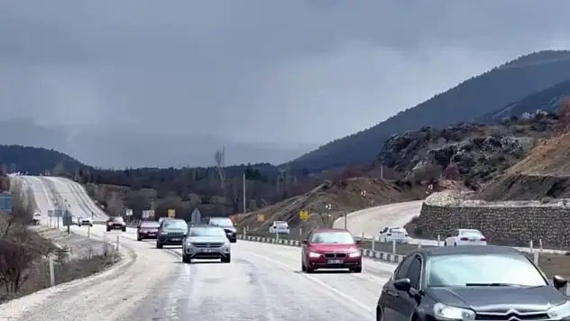 Yeni Konya Antalya kara yolunda bayram dönüşü yoğunluğu yaşanıyor
