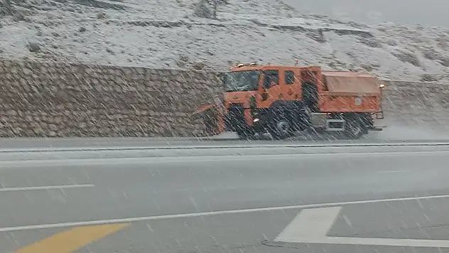 Yeni Konya Antalya Kara yolunda kar yağışı