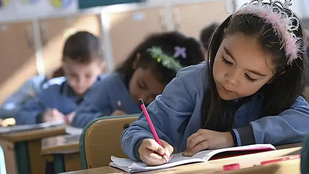 Yeni müfredat taslağı bugün askıya çıkıyor