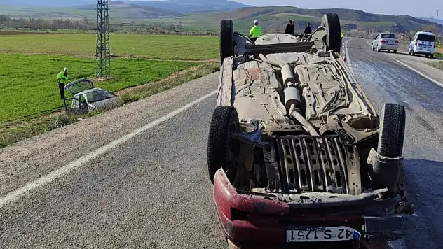 Yer Konya! Biri takla attı, diğeri şarampole uçtu: 6 yaralı