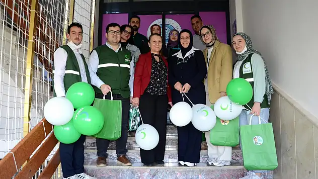 Yeşilay Konya 23 Nisan'da hasta çocukları sevindirdi!