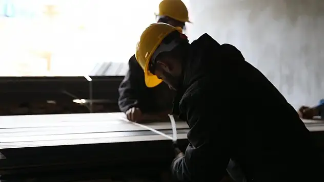 Yetki belgesi olmayan ustalar inşaatlarda çalışamayacak