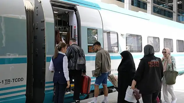YHT'ye yoğun ilgi: Yüzde 90 doluluğa ulaşıldı!