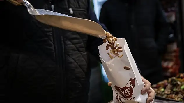 Yılbaşı öncesinde kuru yemişçilerde hareketlilik başladı