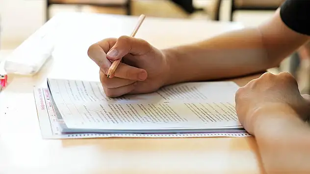 YKS'de AYT ve YDT bugün yapılacak