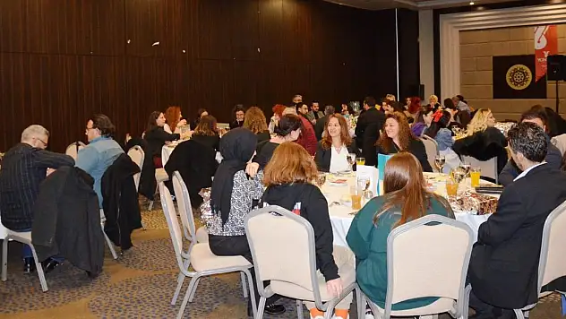 Yöntem, Öğretmenleri buluşturdu