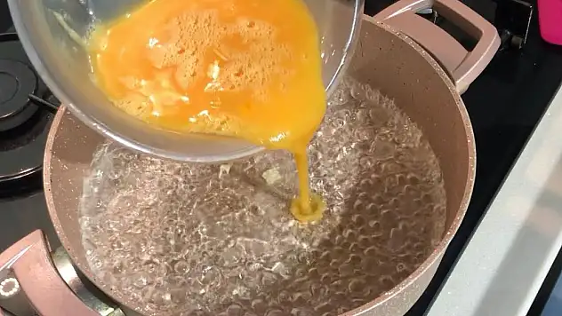 Yumurtayla pişirilince zararı 10 kat birden artıyor! Bilmeden herkes pişiriyordu