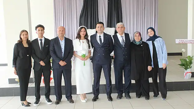 Yunak Kaymakamı Taşavlı, nikah şahidi oldu
