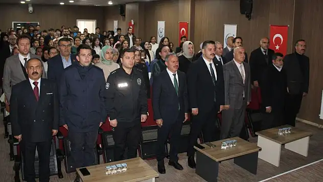 Yunak'ta Öğretmenler Günü kutlandı