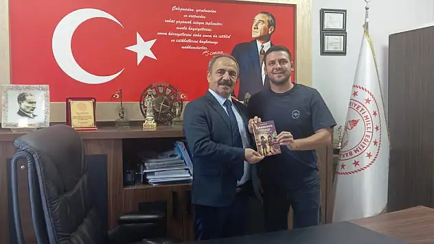 Yunak'ta Türkçe Öğretmeni Melih İlkin Kitap Yazdı