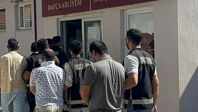 Yurt dışına kaçmaya hazırlanan 10 FETÖ şüphelisi tutuklandı