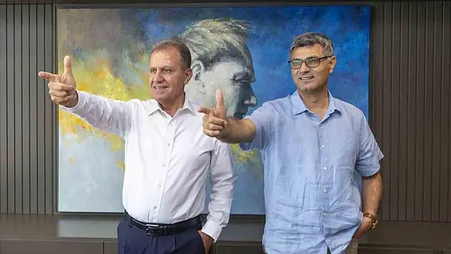 Yusuf Dikeç ve Başkan Seçer, dünyanın konuştuğu ikonik pozu birlikte verdi