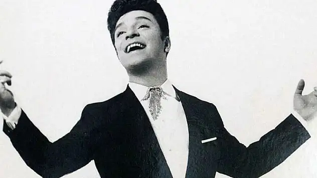 Zeki Müren vefatının 29. yılında mezarı başında anıldı