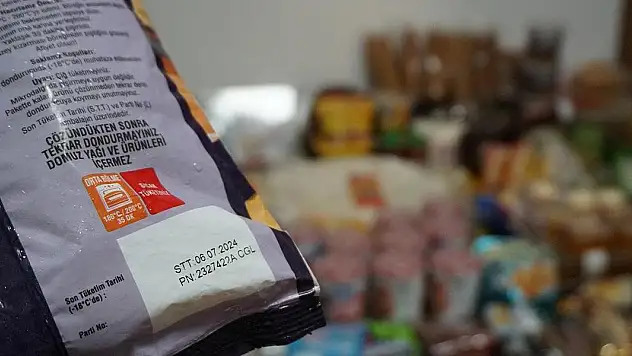 Zincir markette son kullanması geçen yüzlerce ürün ele geçirildi