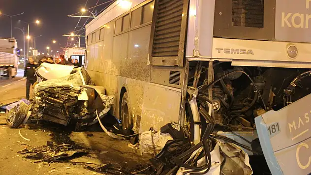 Zincirleme kaza: 2 ölü, 3 yaralı