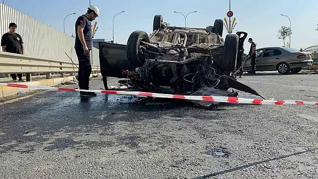 Zincirleme trafik kazası: 2 ölü, 3 yaralı