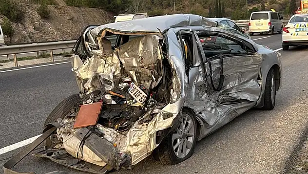 Zincirleme trafik kazası: 3 yaralı