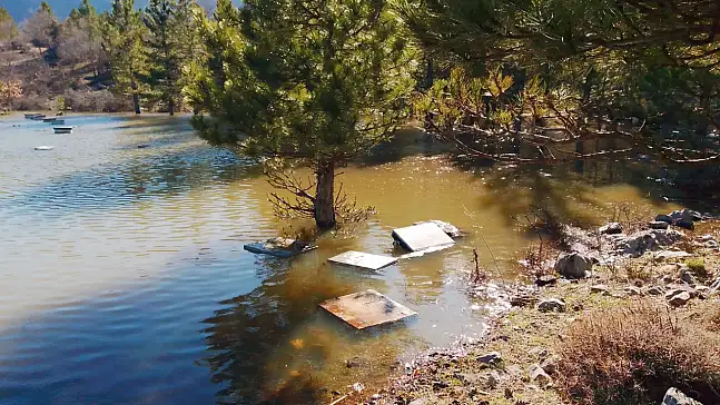 30 yıllık emek sular altında! Konya'da 60 kovan yağmura teslim oldu!