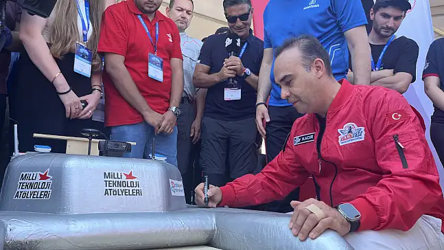 Bakan Kacır: Milli uçak gemimizi 2027 sonunda denize indirmek için çalışıyoruz!