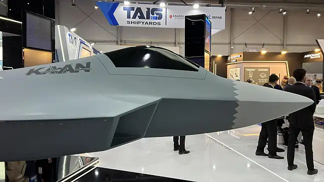 KAAN dünya sahnesine 'yeni nesil' imzasıyla çıktı