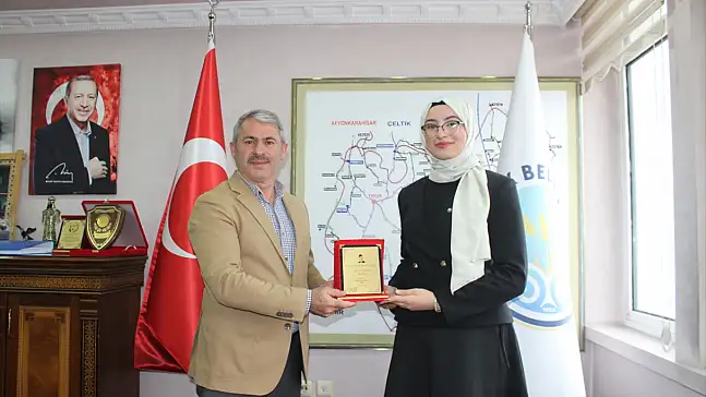 Konyalı Yağmur Türkiye-Pakistan kardeşliğini kalemiyle taçlandırdı!