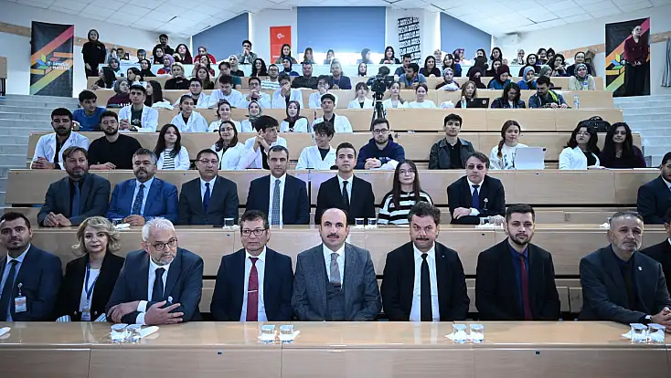 Altay, doktor adaylarına vicdanı hatırlattı! 'Merhametinizle dünyayı değiştirebilirsiniz'