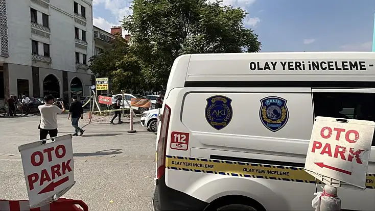 Konya'da sokak ortasında kanlı hesaplaşma! Silahına sarıldı ama...