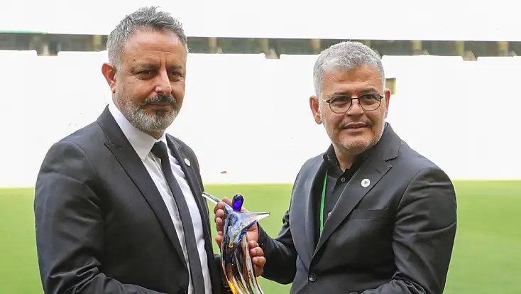 Konyaspor'da Başkan Ömer Atiker ile eski başkan Ömer Korkmaz görüşme yapacak