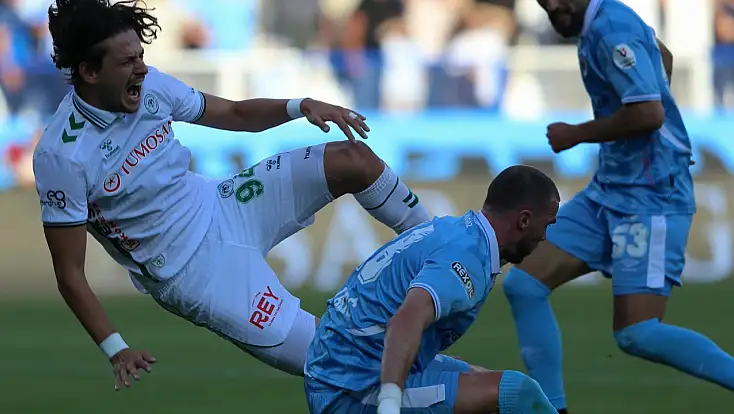 Konyaspor'da genç forvet sakatlandı