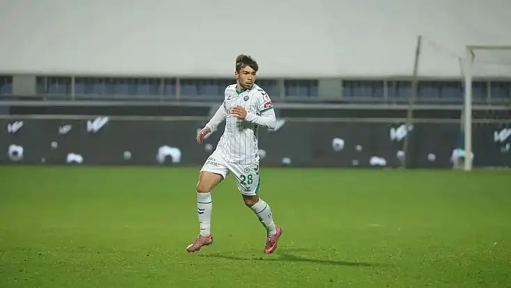 Konyaspor'da genç oyuncuya profesyonel imza