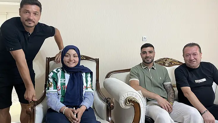 Konyasporlu yönetici ve futbolculardan yüreklere dokunan ziyaret