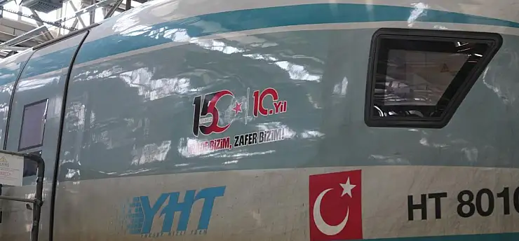 15 Temmuz'un yıl dönümünde YHT özel logoyla sefer yapacak