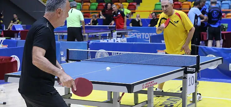 230 sporcunun yarıştığı Masa Tenisi Şampiyonası, Konya'da başladı