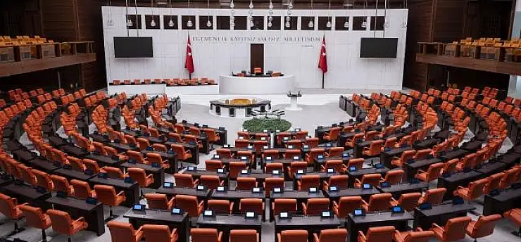 AK Parti'nin TBMM'deki sandalye sayısı 272'e yükseldi
