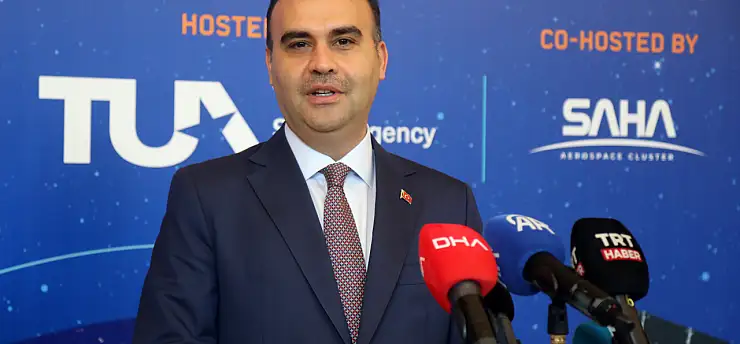Bakan Kacır: 2027'nin ilk aylarında Ay uzay aracımızı Ay'a göndereceğiz