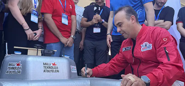 Bakan Kacır: Milli uçak gemimizi 2027 sonunda denize indirmek için çalışıyoruz!