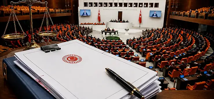 Çerçeve yasa olarak bilinen teklif Adalet Komisyonu'nda kabul edildi
