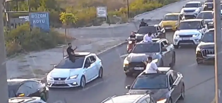 Düğün konvoyunda yol kapatmanın bedeli ağır oldu