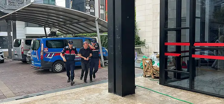 Eşini ve kayınvalidesini bıçakladı intihara kalkıştı!