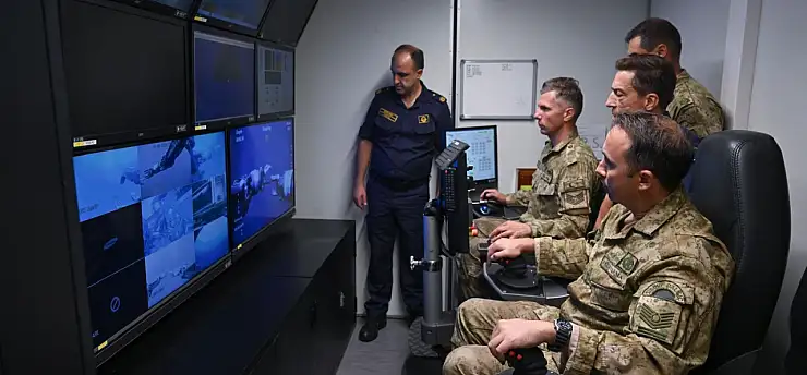 Girne açıklarında alabora olan gemiye yönelik arama çalışmaları devam ediyor