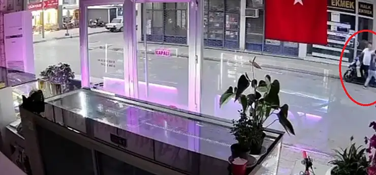 Hiç tanımadığı adamı bıçakla yaraladı, polisi görünce 'Game Over' diyerek teslim oldu